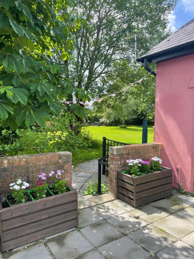 Swallow Cottage At Duffryn Mawr Cottages Hensol Luaran gambar